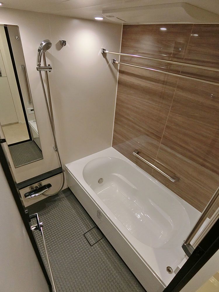 1616サイズの浴室